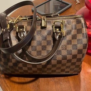 LOUIS VUITTON SPEEDY 30 Serial# SD4146, comes with lock, key, shaper